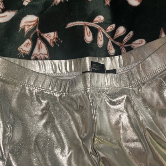 Forever 21 Metallic leggings - Picture 2 of 2